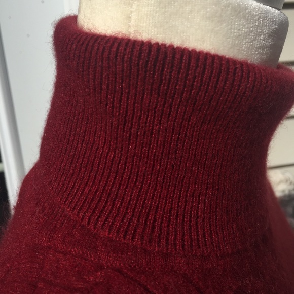 Lord & Taylor Cashmere Sweater - Picture 6 of 8